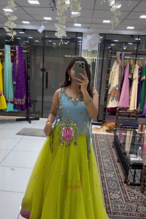 Embroidered Sleeveless Navratri Chaniya Choli Set